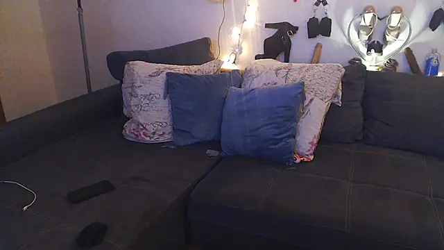 Snapshot of DevilsAngel13 chatting on February 2025 06:59:01 PM DevilsAngel13 online show from February 2025 06:59:01 PM