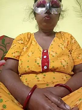 Snapshot of tinabhabhi chatting on February 2026 07:11:01 PM tinabhabhi online show from February 2026 07:11:01 PM