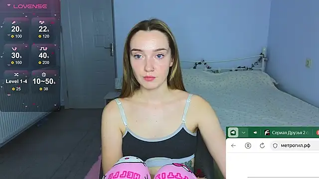 Snapshot of Wild_Sophie_ chatting on November 2025 05:56:01 PM Wild Sophie online show from November 2025 05:56:01 PM