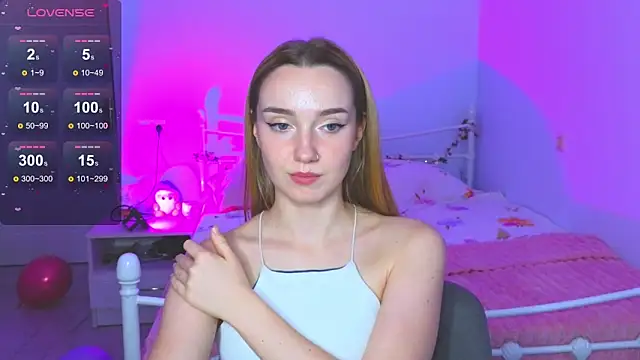 Snapshot of Wild_Sophie_ chatting on December 2025 07:53:02 PM Wild Sophie online show from December 2025 07:53:02 PM