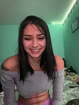 Snapshot of Hilary_pinkk chatting on December 2024 07:03:01 AM Hilary pinkk online show from December 2024 07:03:01 AM