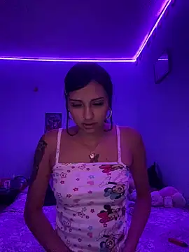 Snapshot of Hilary_pinkk chatting on January 2025 02:25:01 AM Hilary pinkk online show from January 2025 02:25:01 AM