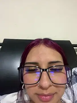 Snapshot of Hilary_pinkk chatting on February 2025 01:27:02 AM Hilary pinkk online show from February 2025 01:27:02 AM