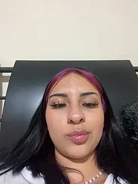 Snapshot of Hilary_pinkk chatting on February 2025 03:42:01 AM Hilary pinkk online show from February 2025 03:42:01 AM