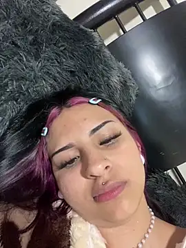 Snapshot of Hilary_pinkk chatting on February 2025 08:29:02 AM Hilary pinkk online show from February 2025 08:29:02 AM