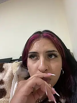 Snapshot of Hilary_pinkk chatting on February 2025 05:39:02 PM Hilary pinkk online show from February 2025 05:39:02 PM