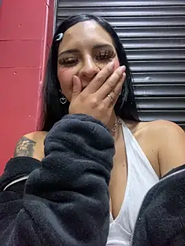 Snapshot of Hilary_pinkk chatting on March 2025 01:37:02 AM Hilary pinkk online show from March 2025 01:37:02 AM