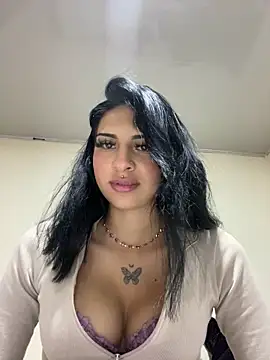 Snapshot of Hilary_pinkk chatting on March 2025 12:25:02 AM Hilary pinkk online show from March 2025 12:25:02 AM