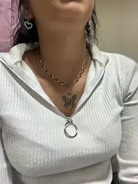 Snapshot of Hilary_pinkk chatting on March 2025 01:10:01 AM Hilary pinkk online show from March 2025 01:10:01 AM