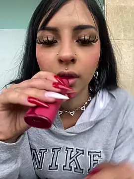 Snapshot of Hilary_pinkk chatting on March 2025 03:36:02 PM Hilary pinkk online show from March 2025 03:36:02 PM