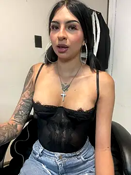 Snapshot of Hilary_pinkk chatting on October 2025 03:14:02 AM Hilary pinkk online show from October 2025 03:14:02 AM