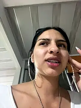 Snapshot of Hilary_pinkk chatting on October 2025 03:37:02 AM Hilary pinkk online show from October 2025 03:37:02 AM