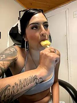 Snapshot of Hilary_pinkk chatting on October 2025 01:17:02 AM Hilary pinkk online show from October 2025 01:17:02 AM