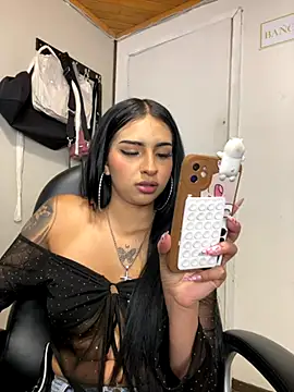 Snapshot of Hilary_pinkk chatting on October 2025 01:57:01 AM Hilary pinkk online show from October 2025 01:57:01 AM