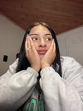 Snapshot of Hilary_pinkk chatting on November 2025 02:53:02 AM Hilary pinkk online show from November 2025 02:53:02 AM