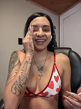 Snapshot of Hilary_pinkk chatting on November 2025 02:57:02 AM Hilary pinkk online show from November 2025 02:57:02 AM