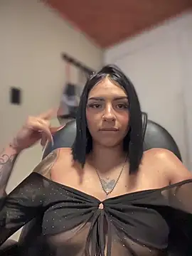 Snapshot of Hilary_pinkk chatting on December 2025 02:49:01 AM Hilary pinkk online show from December 2025 02:49:01 AM