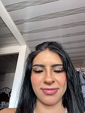 Snapshot of Hilary_pinkk chatting on January 2026 03:27:01 PM Hilary pinkk online show from January 2026 03:27:01 PM