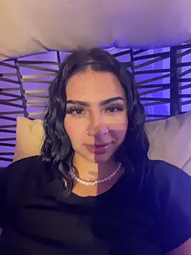 Snapshot of Hilary_pinkk chatting on February 2026 01:21:02 AM Hilary pinkk online show from February 2026 01:21:02 AM