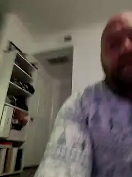 Strong Bear89 online show from December 2024 04:11:01 AM