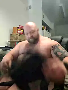 Strong Bear89 online show from January 2025 06:42:02 AM