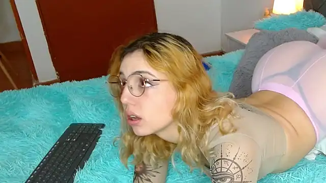 Thea Aphros  online show from October 2025 01:47:02 AM