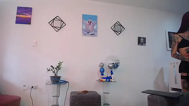 vixenxqueens online show from September 2025 07:49:01 PM