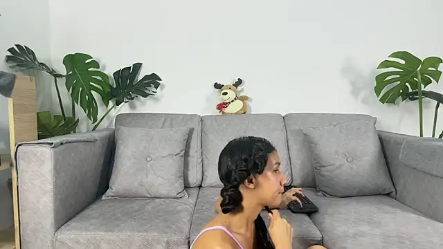 Snapshot of Antonella_and_axel_ chatting on December 2024 06:54:02 AM Antonella and axel online show from December 2024 06:54:02 AM