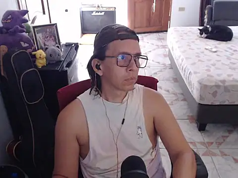 Snapshot of Pit_xxz chatting on June 2026 05:48:01 PM Pit xxz online show from June 2026 05:48:01 PM