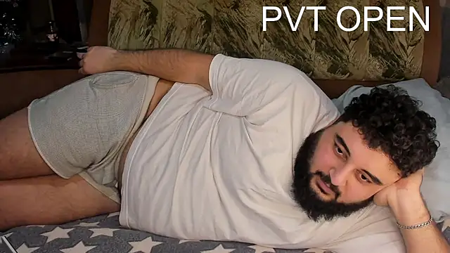 Snapshot of teddy_alan chatting on February 2025 02:35:02 PM teddy alan online show from February 2025 02:35:02 PM