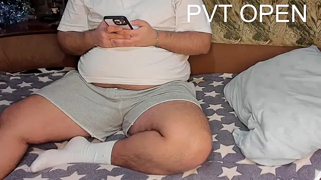 Snapshot of teddy_alan chatting on February 2025 02:04:02 PM teddy alan online show from February 2025 02:04:02 PM