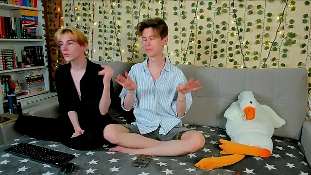 AndrewwCarter2 online show from March 2026 08:27:02 PM