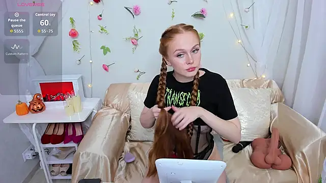 Snapshot of Merida_red_ chatting on November 2025 01:48:02 AM Merida red online show from November 2025 01:48:02 AM