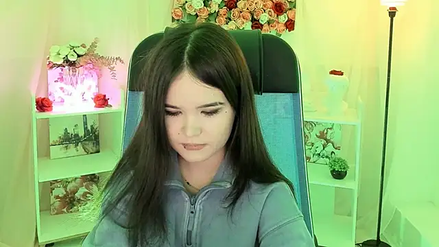 Elainebeness online show from November 2025 10:26:02 PM