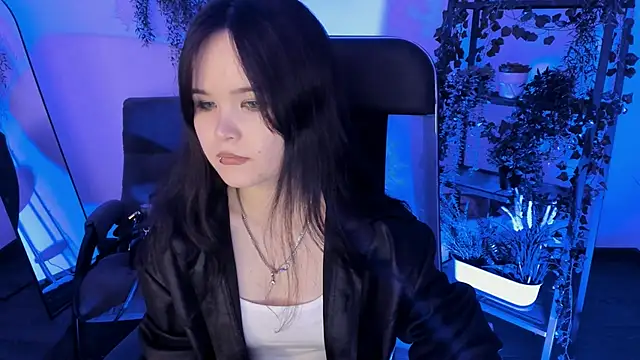 Elainebeness online show from May 2026 08:25:02 PM