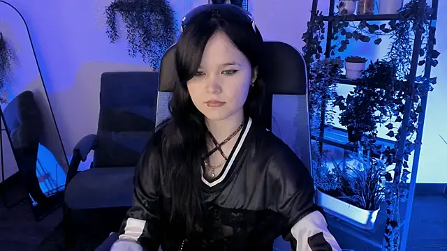 Elainebeness online show from May 2026 07:41:01 PM