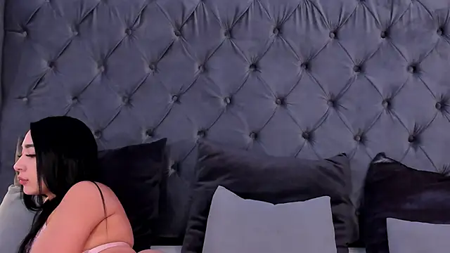 Snapshot of julieta_jewel chatting on January 2025 01:08:01 PM julieta jewel online show from January 2025 01:08:01 PM