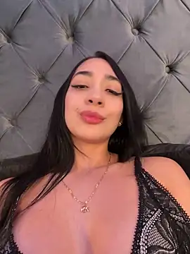 Snapshot of julieta_jewel chatting on February 2025 04:56:02 PM julieta jewel online show from February 2025 04:56:02 PM