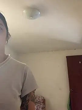 Miss oliviaa online show from November 2025 05:02:01 PM