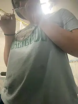 Miss oliviaa online show from February 2026 12:20:02 AM