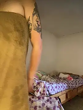 Miss oliviaa online show from February 2026 08:40:02 PM