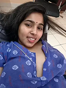 Snapshot of Sweet-Rani chatting on April 2026 10:18:01 AM Sweet-Rani online show from April 2026 10:18:01 AM