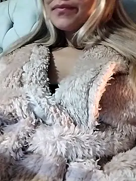 fofinhaa12 online show from November 2025 02:15:01 PM