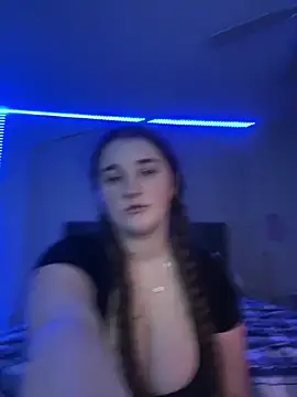Snapshot of MarcusAndMarissa4ev chatting on February 2025 10:28:02 AM MarcusAndMarissa4ev online show from February 2025 10:28:02 AM