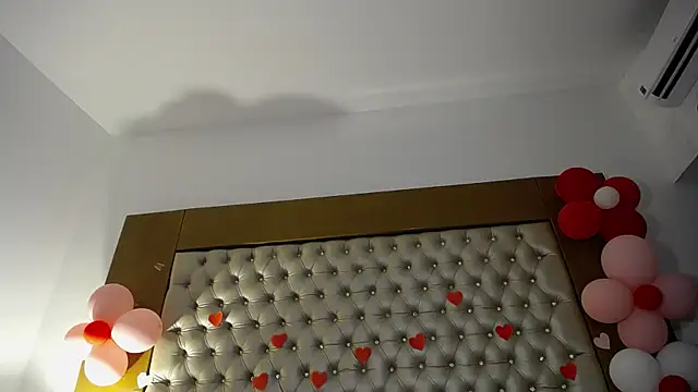 Snapshot of MegannMyerss chatting on February 2025 11:10:02 PM MegannMyerss online show from February 2025 11:10:02 PM