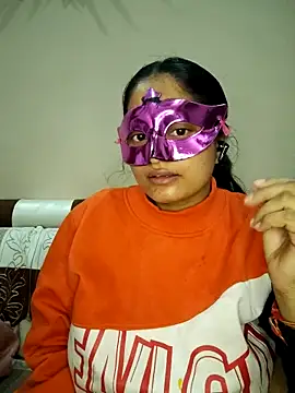 Snapshot of bigtitsqueen chatting on December 2025 06:43:01 AM bigtitsqueen online show from December 2025 06:43:01 AM