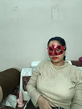 Snapshot of bigtitsqueen chatting on February 2026 06:51:02 AM bigtitsqueen online show from February 2026 06:51:02 AM