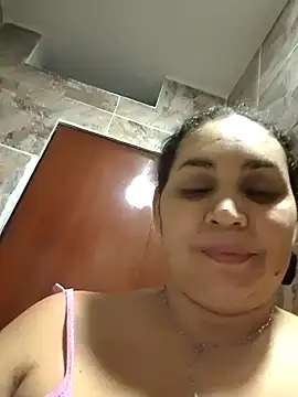 Snapshot of MirandaSoto chatting on January 2025 06:34:01 AM MirandaSoto online show from January 2025 06:34:01 AM