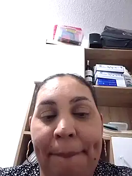 Snapshot of MirandaSoto chatting on January 2025 06:18:01 PM MirandaSoto online show from January 2025 06:18:01 PM