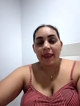 Snapshot of MirandaSoto chatting on February 2025 03:37:02 AM MirandaSoto online show from February 2025 03:37:02 AM